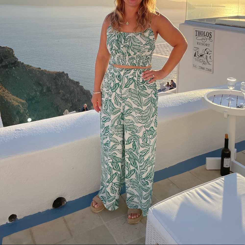 Pink Lily Crop top pants set.